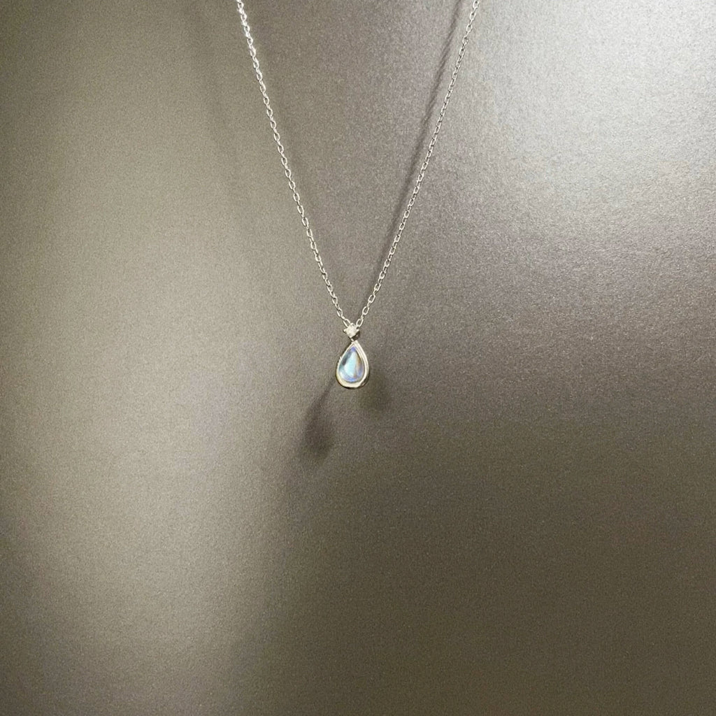Vintage Heart of the Snow Country Necklace