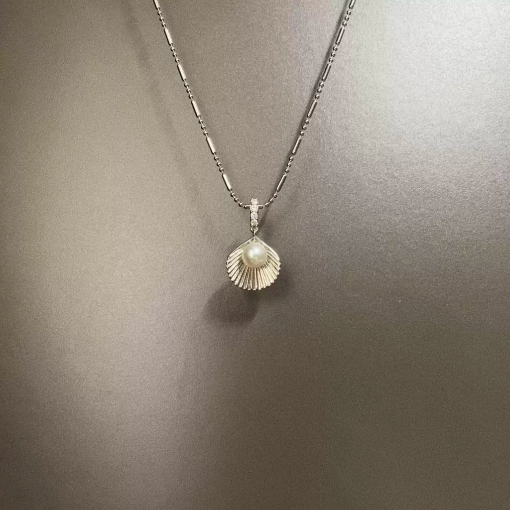 Vintage Shell Pearl Necklace